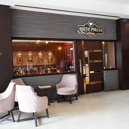 Hotel Imperial Executive Ludhiana Buitenkant foto
