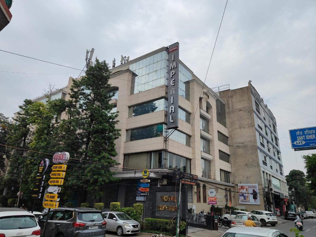 Hotel Imperial Executive Ludhiana Buitenkant foto