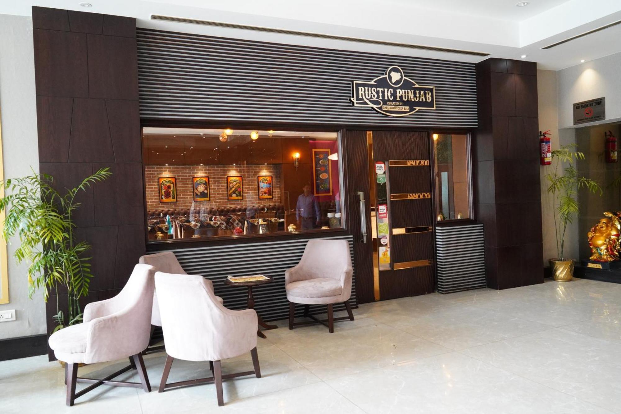 Hotel Imperial Executive Ludhiana Buitenkant foto