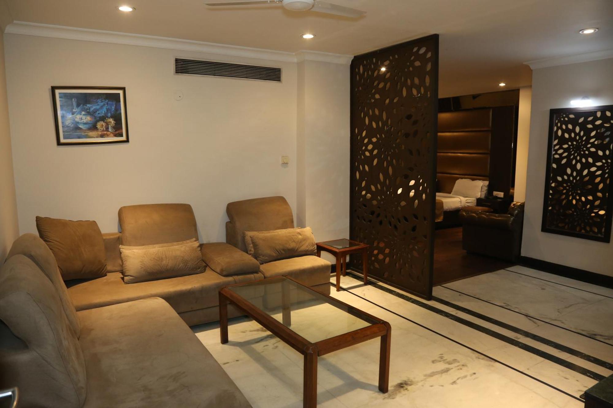 Hotel Imperial Executive Ludhiana Buitenkant foto