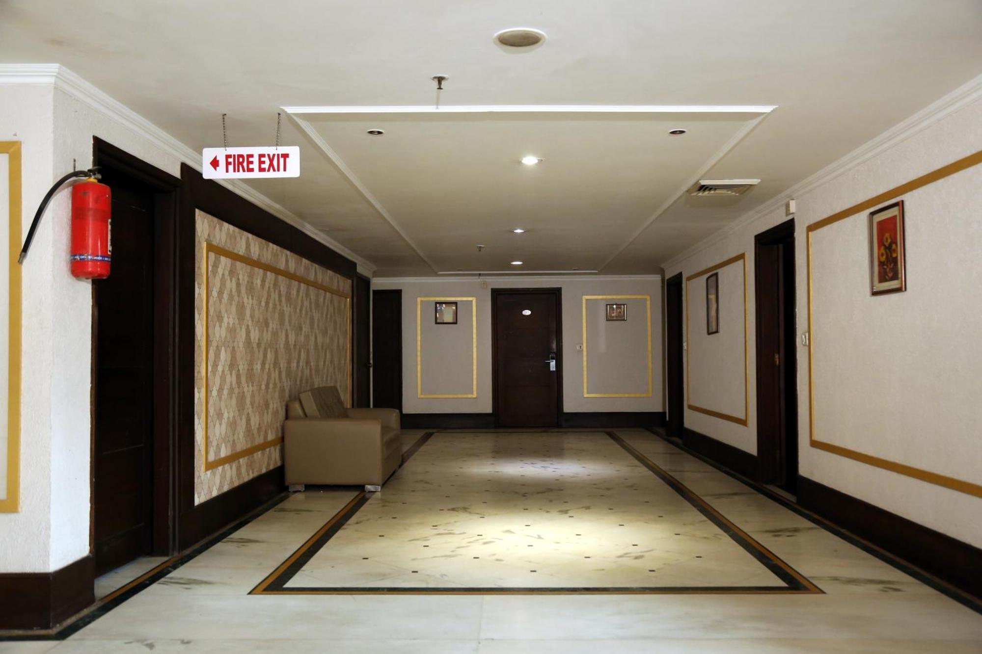 Hotel Imperial Executive Ludhiana Buitenkant foto